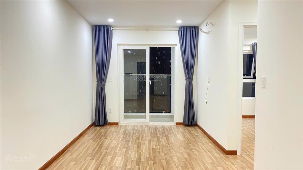 Cho thuê diamond riverside, 8,5 triệu, 73 m2, 2pn, 2wc có rèm 02 máy lạnh, nhà sẵn