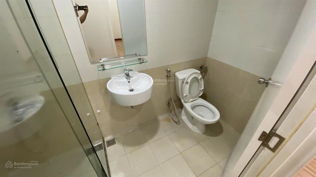 Cho thuê diamond riverside, 8,5 triệu, 73 m2, 2pn, 2wc có rèm 02 máy lạnh, nhà sẵn