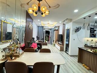 Chính chủ cần bán gấp căn hộ luxgarden quận 7 dt 77m2 2pn 2wc, giá 2,42 tỷ nội thất đầy đủ cao cấp