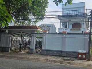 Nhà mặt tiền trần hưng đạo, tp gò công, tiền giang. dt 12m x 40,5m, 1 lầu, sổ hoàn công 16,5 tỷ tl