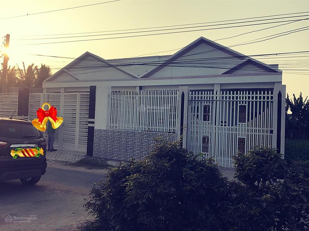 Nhà mặt tiền đường nhựa tại gò công đông, tiền giang. dt 236m2 (14x17m), 4pn có sổ hồng 1,4 tỷ tl