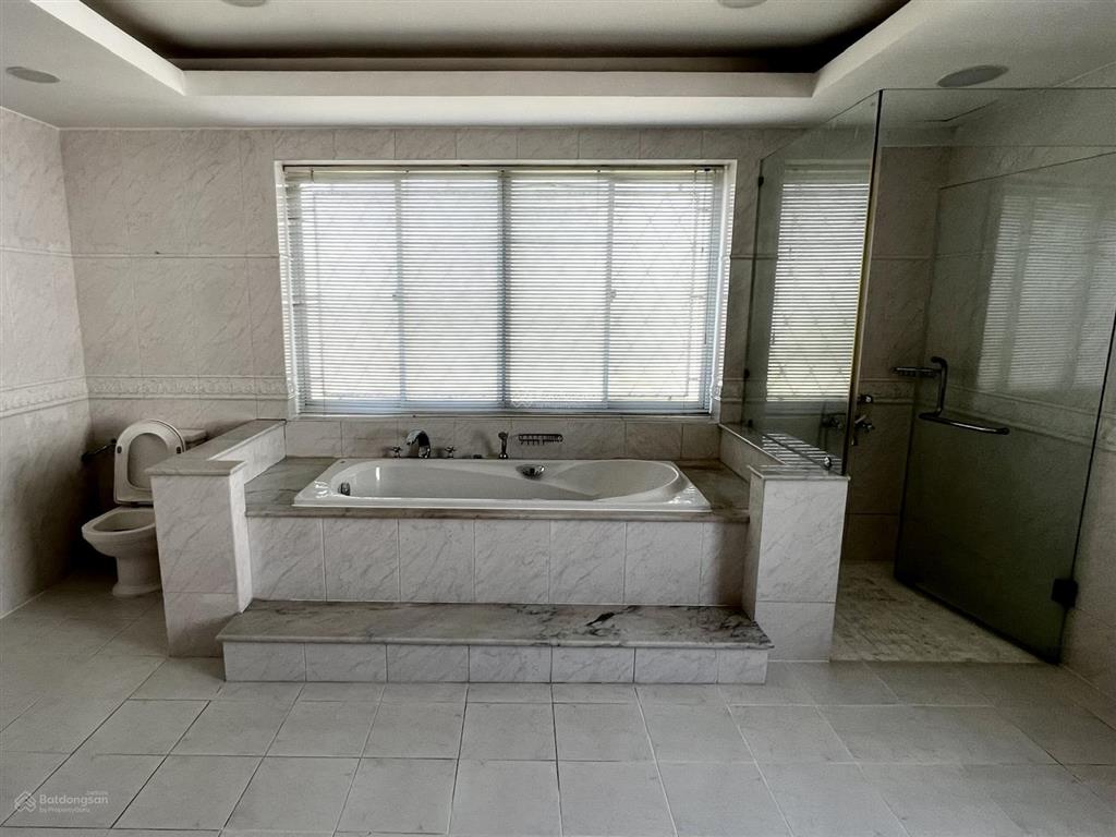 Cho thuê biệt thự sân vườn, hồ bơi, khu khép kín, bảo vệ ngày đêm, ngay khu bt abc trần não