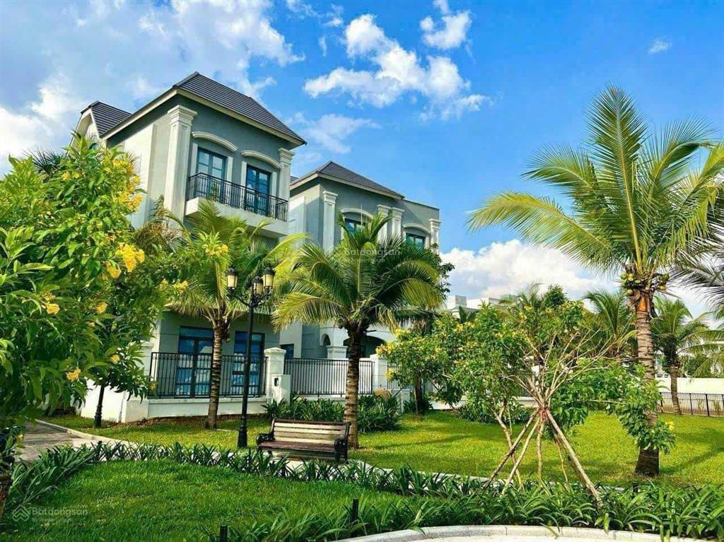 Biệt thự đang cắt lỗ ngộp ngân hàng dt 200m2 giá 27 tỷ  093844923 thành