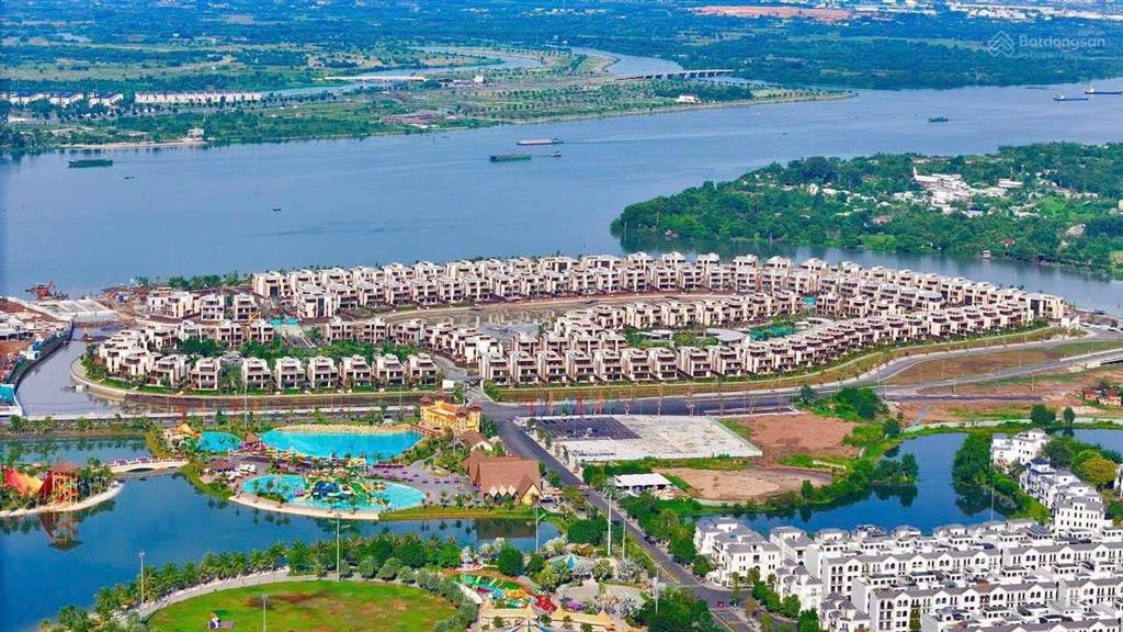 Cần bán biệt thự đơn lập dt 321 m2 giá 40 tỷ bao hết chi phí vinhomes grand park q9  0938 449 ***