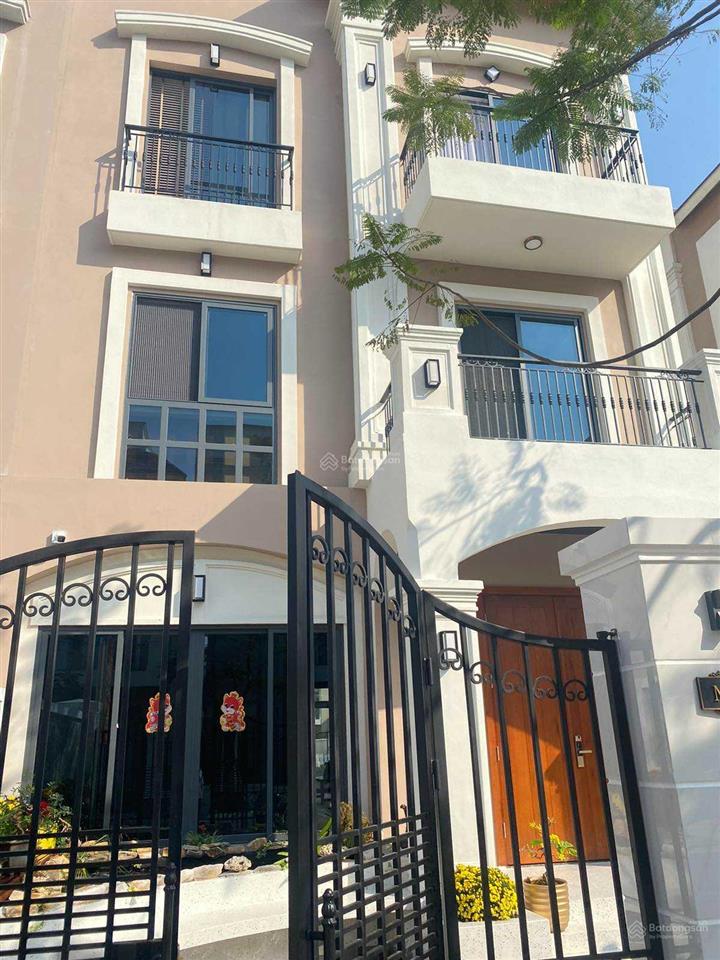 Bán nhiều nhà phố và biệt thự giá tốt nhất, đơn lập view sông giá chỉ 122 tr/m2.  0938 449 ***