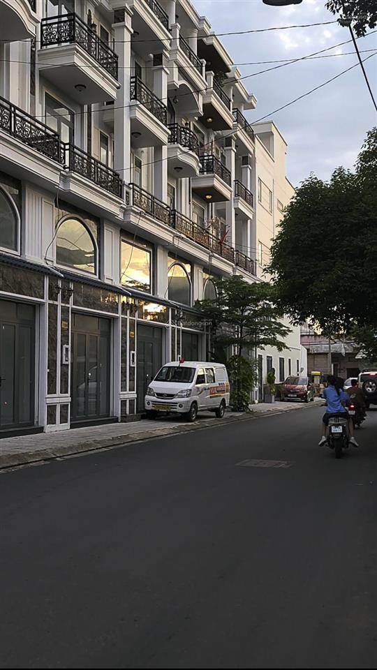 Nhà mới, 4 tầng đường số 20 sau gigamall bên sông sài gòn phường hiệp bình tp.hcm