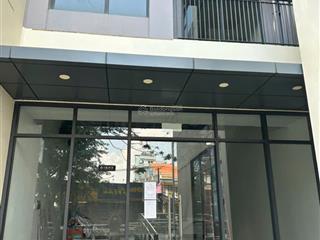 Cắt lỗ 3.5 tỷ căn shophouse mặt tiền đường lớn 2 tầng tại vinhomes grand park