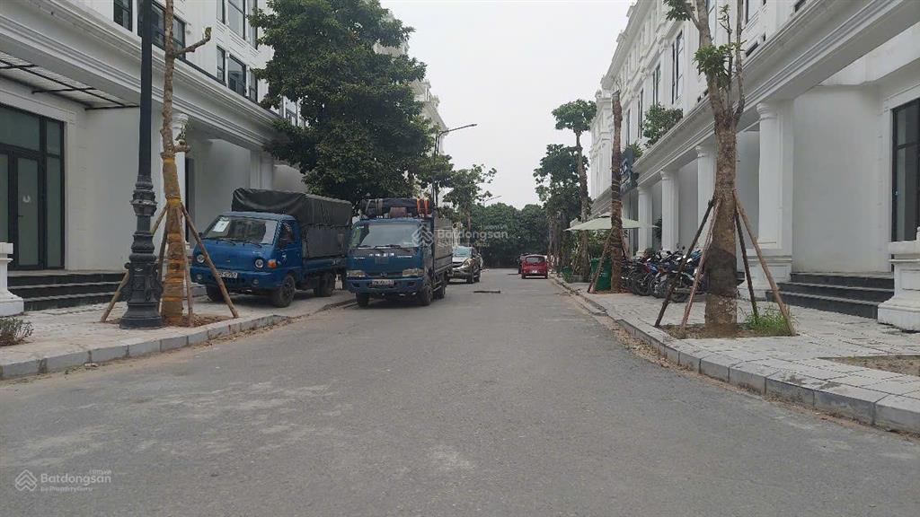 Bán căn liền kề kđt louis hoàng mai. dt 105m2. xây thô 5 tầng. đường rộng 14m. vỉa hè rộng