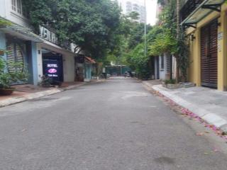 Bán tòa nhà lô góc khu phân lô trung hòa  nhân chính. dt 90m2, mt 4,5m. lô góc. ô tô tránh