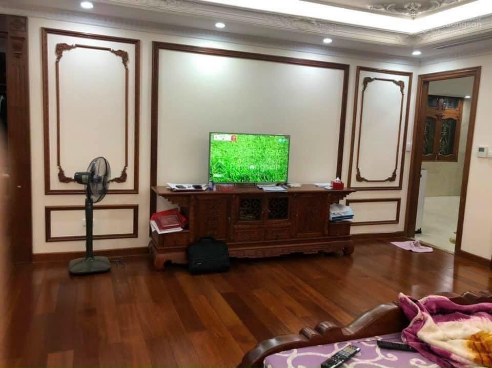 Biệt thự vip kđt yên hòa  lão thành cách mạng. lô góc  nhà đẹp  thang máy  có hầm