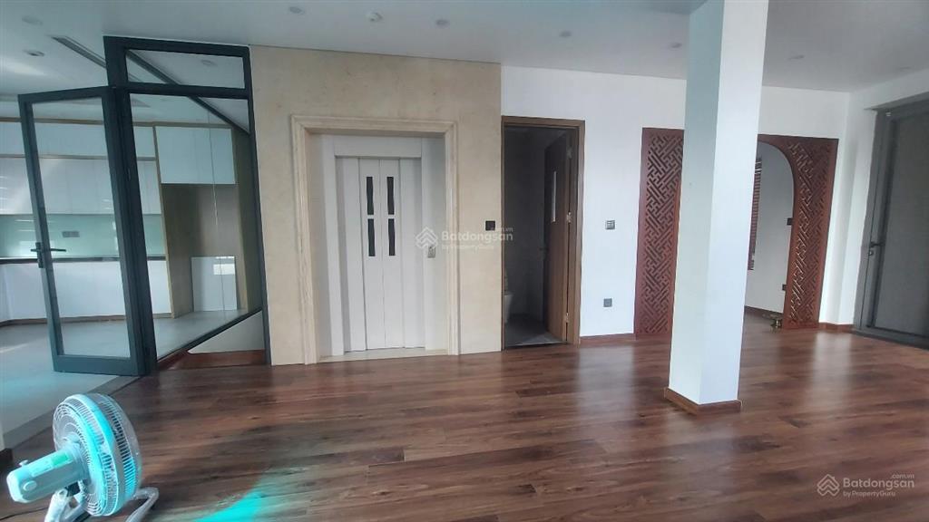 Cc bán gấp biệt thự vip kđt the manor nguyễn xiển, vị trí đẹp đã hoàn thiện nội thất có thang máy