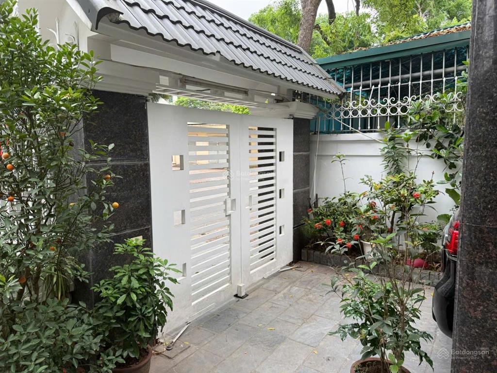 Bán biệt thự vip mặt phố thép mới kđt việt hưng  long biên. cạnh kđt vinhomes riverside