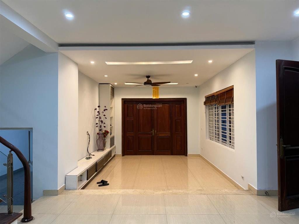 Bán biệt thự vip mặt phố thép mới kđt việt hưng  long biên. cạnh kđt vinhomes riverside