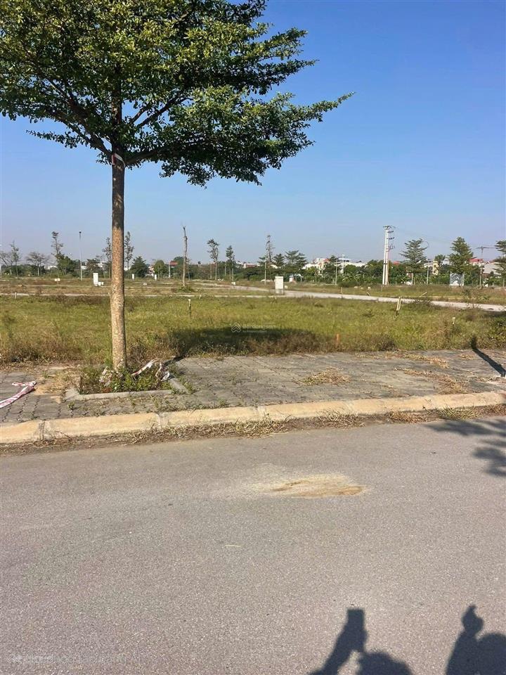 Bán lô đất liền kề lk15 hướng đông nam, 2 mặt tiền trước sau, dự án văn phú đông phong, sổ đỏ cc