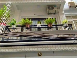 Chính chủ bán nhà riêng 6 tầng võng thị tây hồ cách hồ tây 37m2 giá 9.8 tỷ nội thất đẹp