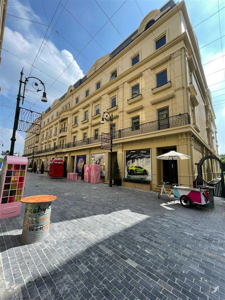 Chính chủ bán căn mặt phố đi bộ hướng đông nam thoáng mát giá hợp lý