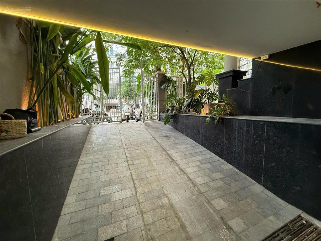 Cho thuê villa saigon pearl để ở hoặc làm văn phòng, giá 85 triệu/tháng, đang trống vào ngay