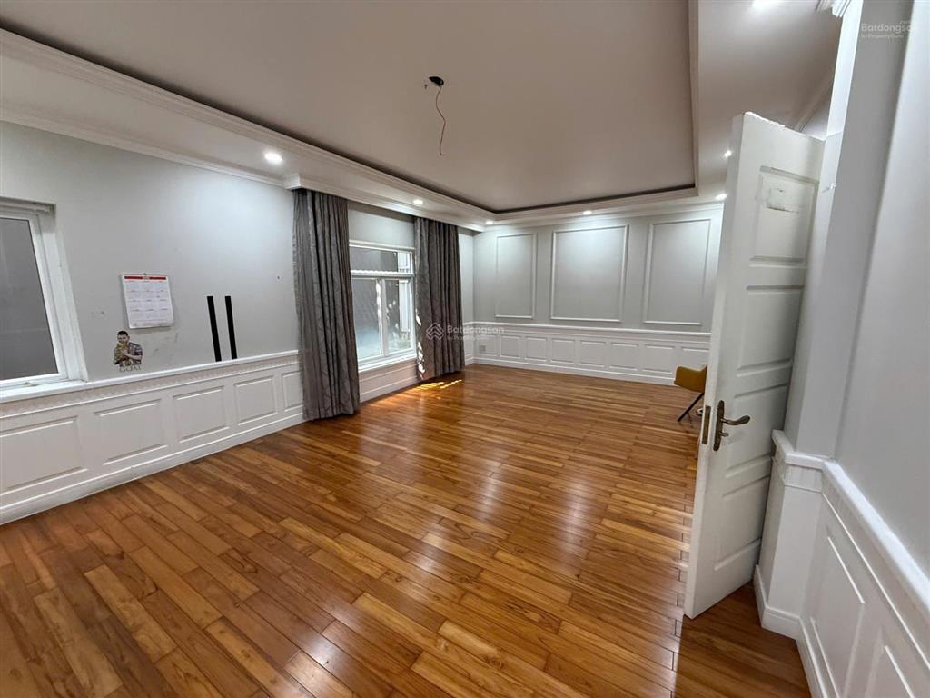 Cho thuê villa saigon pearl để ở hoặc làm văn phòng, giá 85 triệu/tháng, đang trống vào ngay