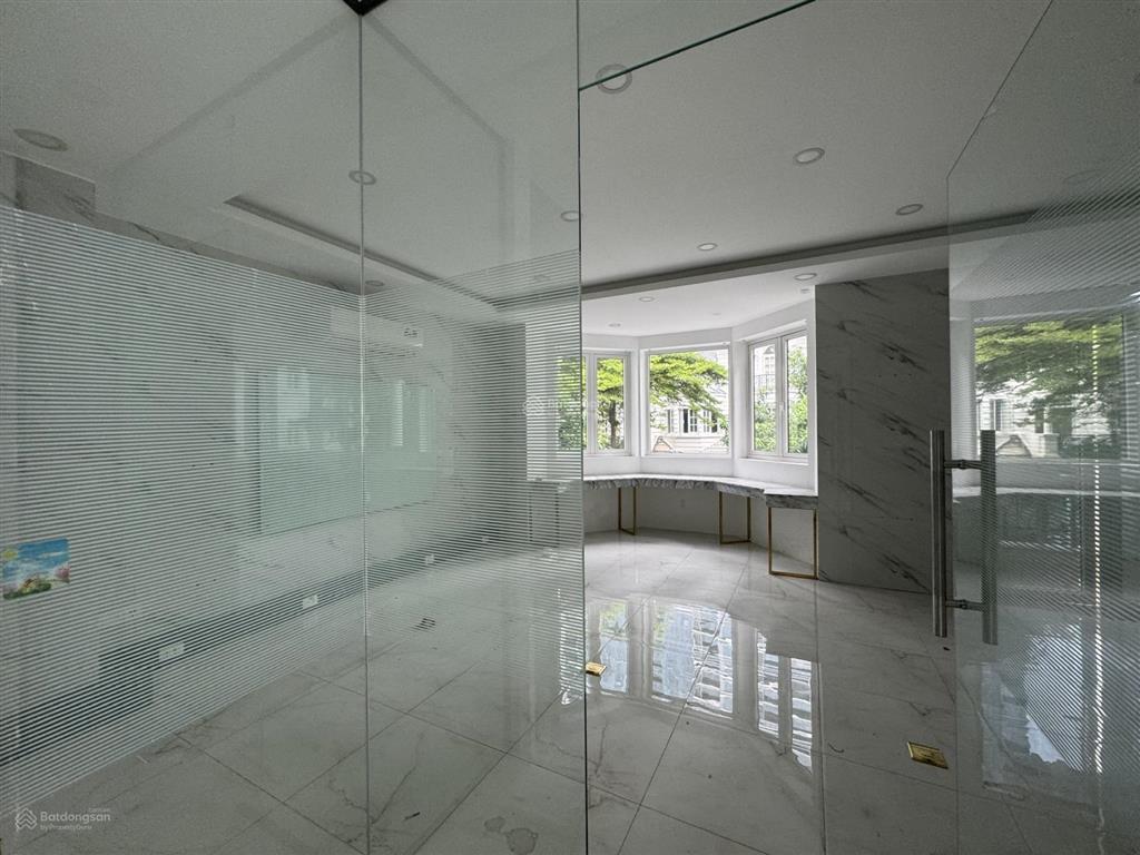 Cho thuê villa saigon pearl, 800m2, làm văn phòng, 109 triệu sàn trống 0932 069 *** chính chủ