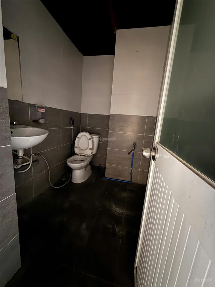 Cho thuê shop masteri thảo điền đối diện vincom tàu điện công viên nội khu 150m2