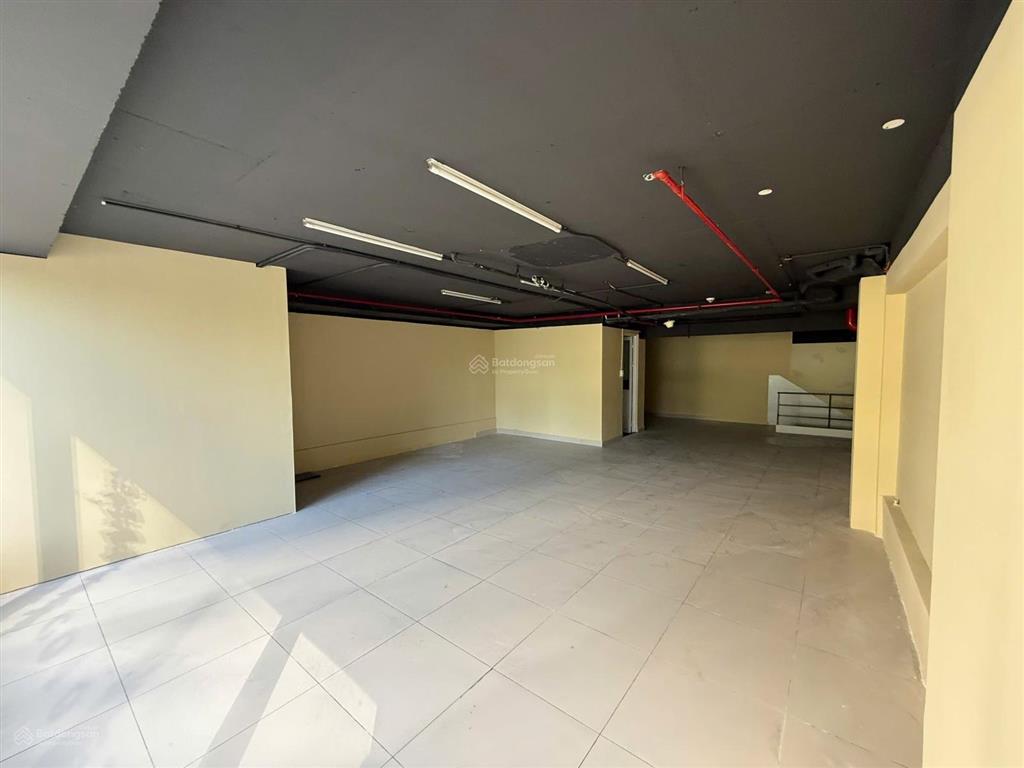 Cho thuê shop masteri thảo điền đối diện vincom tàu điện công viên nội khu 150m2