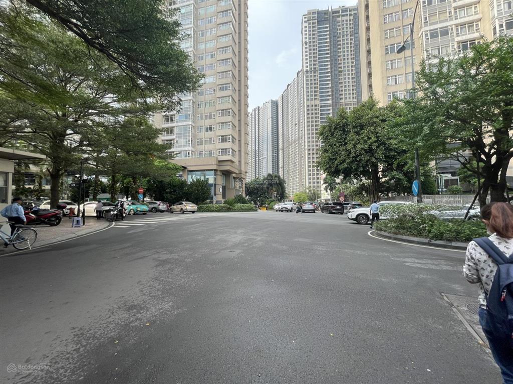 Cho thuê mới tòa nhà văn phòng saigon pearl 750m2 120 triệu / tháng ưu đãi trong tháng 11.2025
