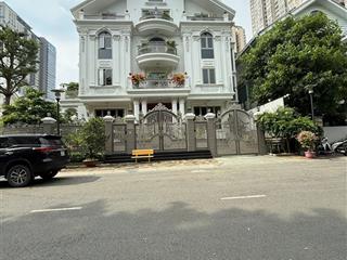 Cho thuê văn phòng trung tâm thủ thiêm giá ưu đãi 800m2 sàn 120 triệu trong tháng 11/2025