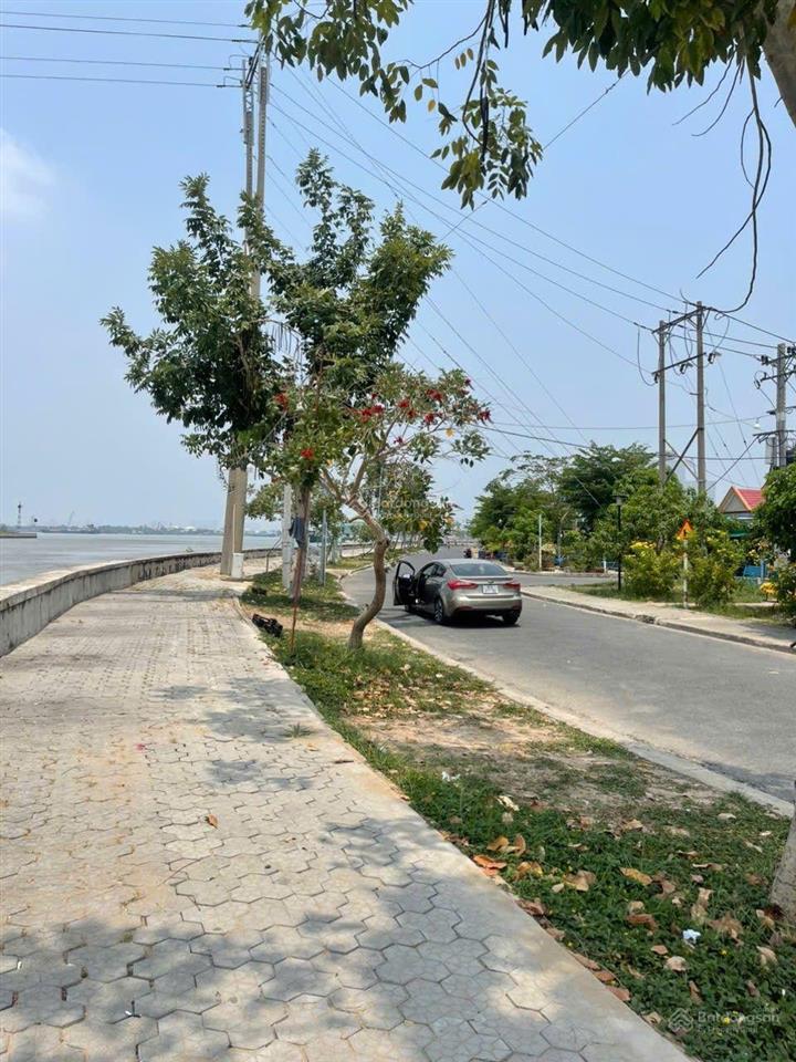 Bán đất mặt tiền bờ kè rộng 20m đường trần quang đạo xã bình khánh, cần giờ, dt 261m