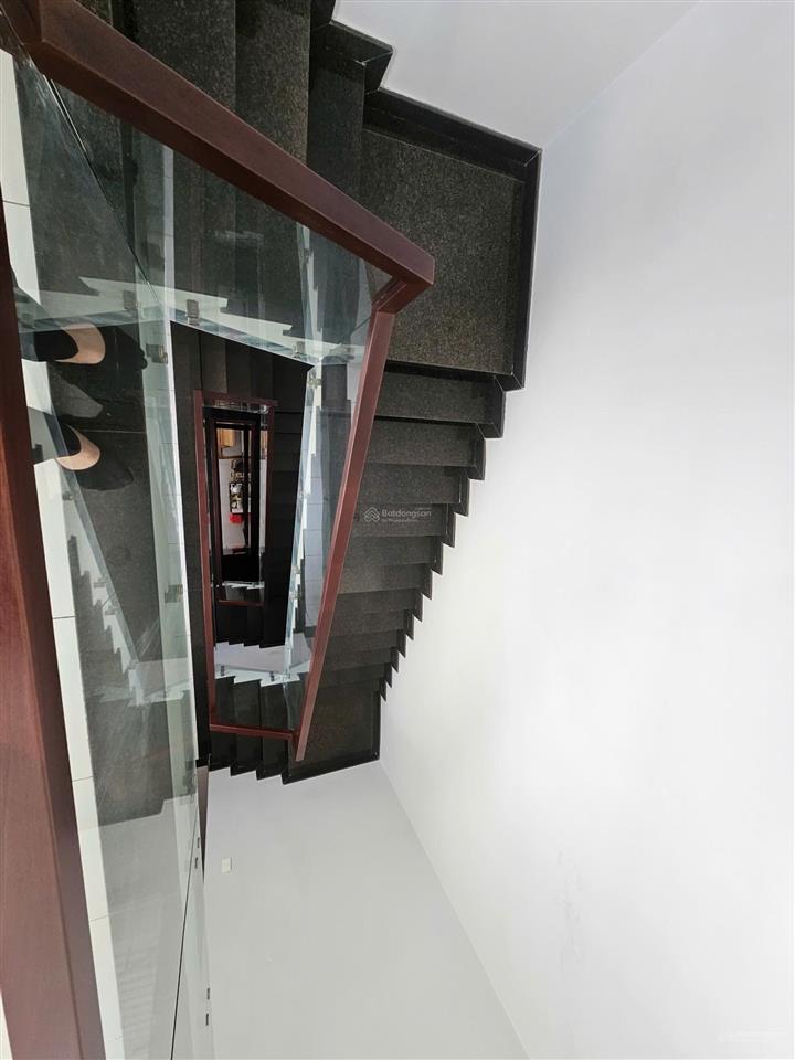 Chính chủ bán nhà mt lũy bán bích, 5 tầng, 145m2, chỉ hơn 25 tỷ tl, kinh doanh sầm uất.