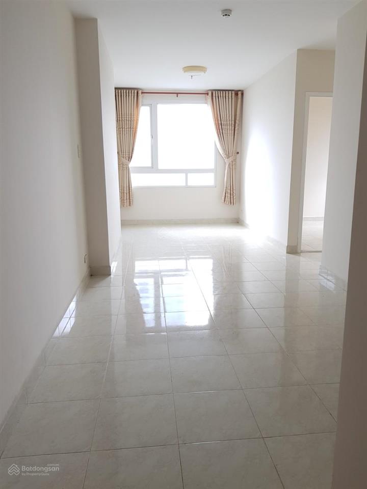 Chính chủ cho thuê căn hộ có ban công 2pn 1wc chung cư riverside 90 giá 13,5 tr.  0909 445 ***