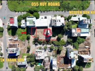 Bán đất 10x20m xây dựng văn phòng hầm 7 tầng nguy uỷ ban quận 2 kế sông saigon