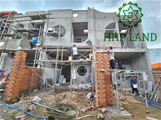 Bán nhà xây mới 1 trệt 1 lầu cách cầu bửu hòa 1km  0976 711 *** (thư)