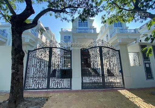 Chính chủ cần bán lại 2 căn biệt thự kingcrown thảo điền, quận 2, giá tốt