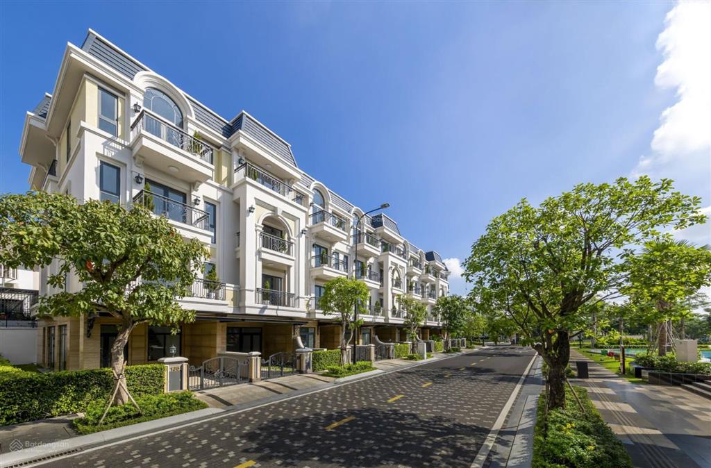 Cần tiền kinh doanh, tôi cần bán gấp căn nhà 8x15, 4 tầng, tại the classia, giá 22,9 tỷ