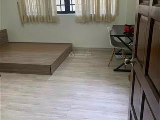 Cho thuê phòng đầy đủ tiện nghi 4,5tr/th. gần trường văn lang đặng thùy trâm. phòng có bacon