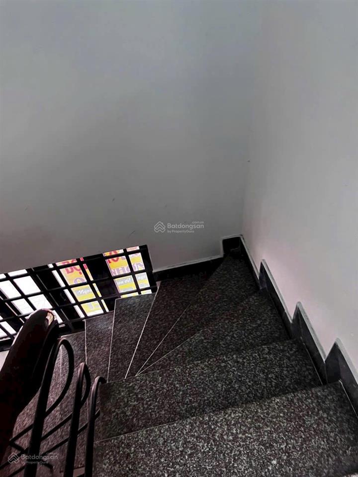 Cho thuê phòng đầy đủ tiện nghi 4,5tr/th. gần trường văn lang đặng thùy trâm. phòng có bacon