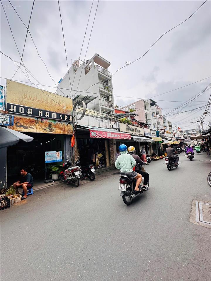 Mặt tiền đường phường 10  phú nhuận 6.3x38m 220m2 được xây hầm 6 lầu