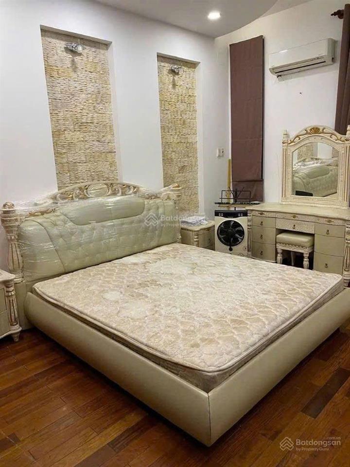 Bán vila gần đường nguyễn bỉnh khiêm q1 dt ngang 8m dttt 118m1 giá 32 tỷ