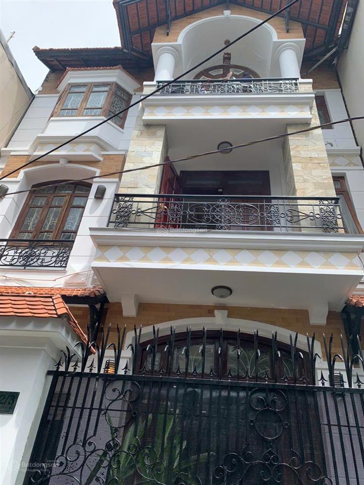 Cc bán căn biệt thự vip lk q1 dt 8 x 15 vuông vức gara, sân cổng, nt thất gỗ giá 36,8 tỷ 0901 369 ***