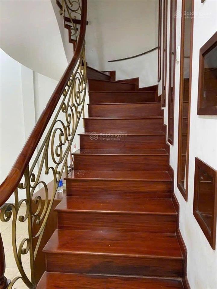 Cc bán căn biệt thự vip lk q1 dt 8 x 15 vuông vức gara, sân cổng, nt thất gỗ giá 36,8 tỷ 0901 369 ***