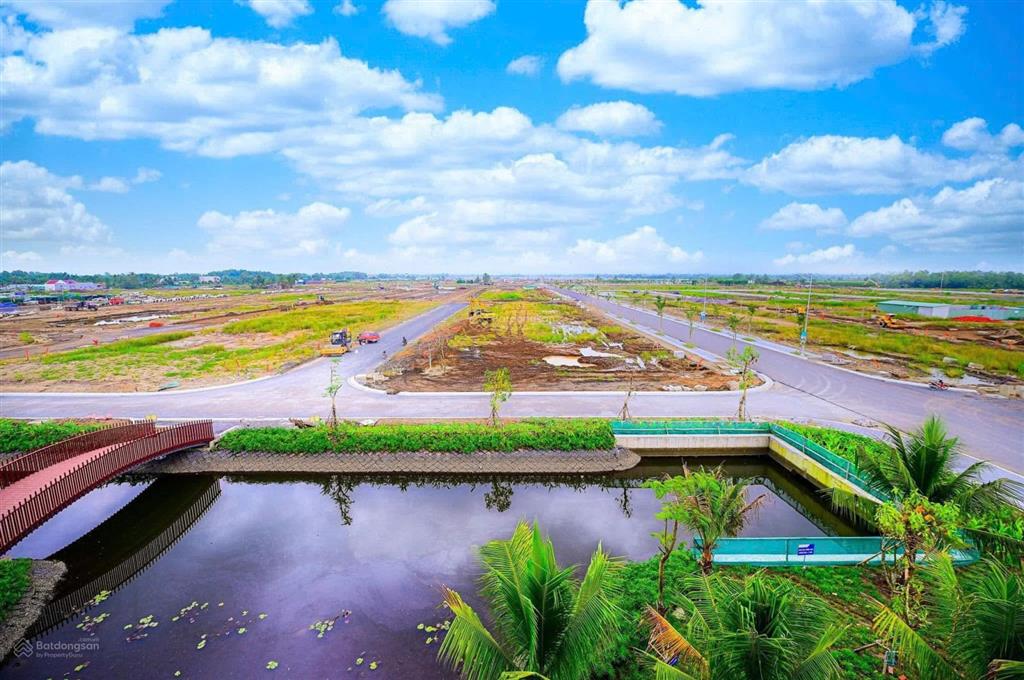 Tin chuẩn nhà phố la home 1 trệt 2 lầu giá 3.950 tỷ/căn, thanh toán trước 660 triệu trong 2 năm