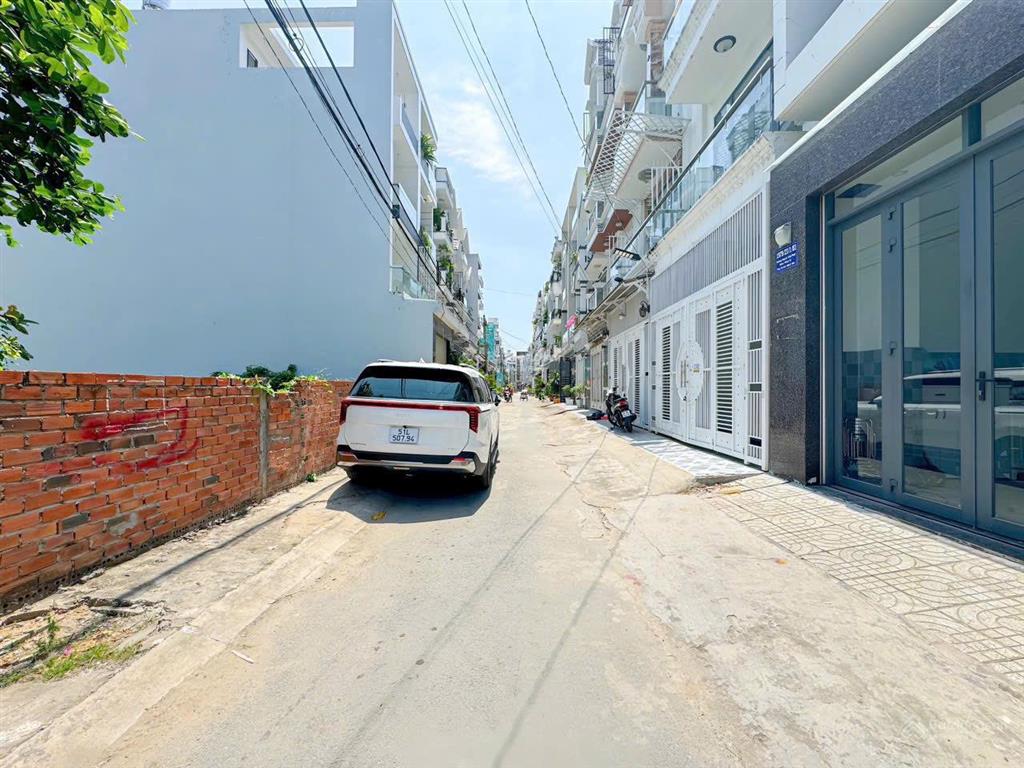 Bán đất mặt tiền 7m đường huỳnh thị đồng thị trấn nhà bè cạnh q7 dt 70m2 giá 5,5 tỷ. 0909 519 ***