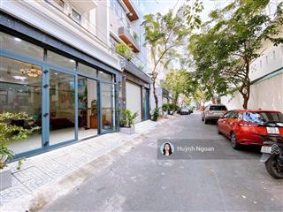 Bán nhà đẹp giá tốt  kdc anh tuấn  green riverside nhà bè dt 82,5m2 giá 8tỷ500triệu. 0909 519 ***