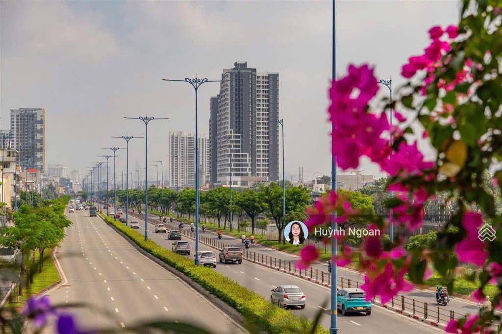 Shophouse khối đế dự án daqua view sông hoàn thiện hoạt động ngay thanh toán chỉ 4tỷ800 dt 165m2