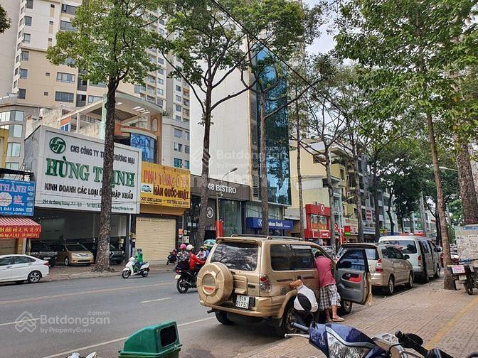 Bán nhà mặt tiền đường nguyễn chí thanh quận 11, dt 4.2x30m, giá chưa tới 200 triệ/m2