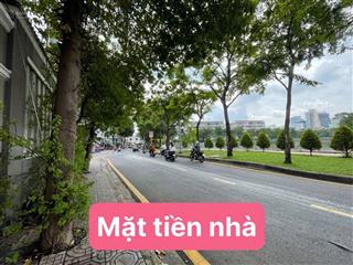 Biệt thự view triệu đô mặt tiền trường sa, dt 10x17m, kết cấu 1 hầm 3 tầng + sân thượng