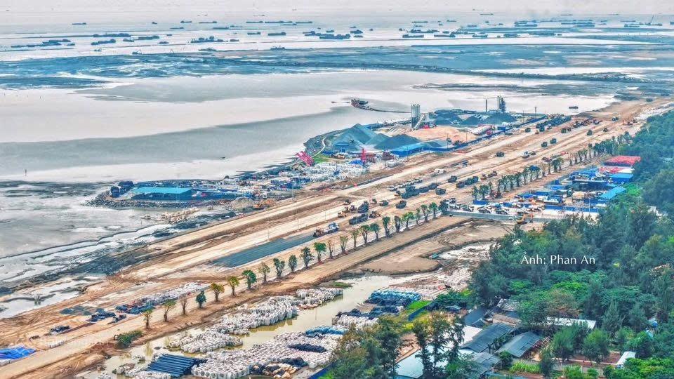 Biệt thự đơn lập vinhomes cần giờ, vị trí mặt biển hồ rộng 880ha, giá 45 tỷ/căn. ck 7.5%