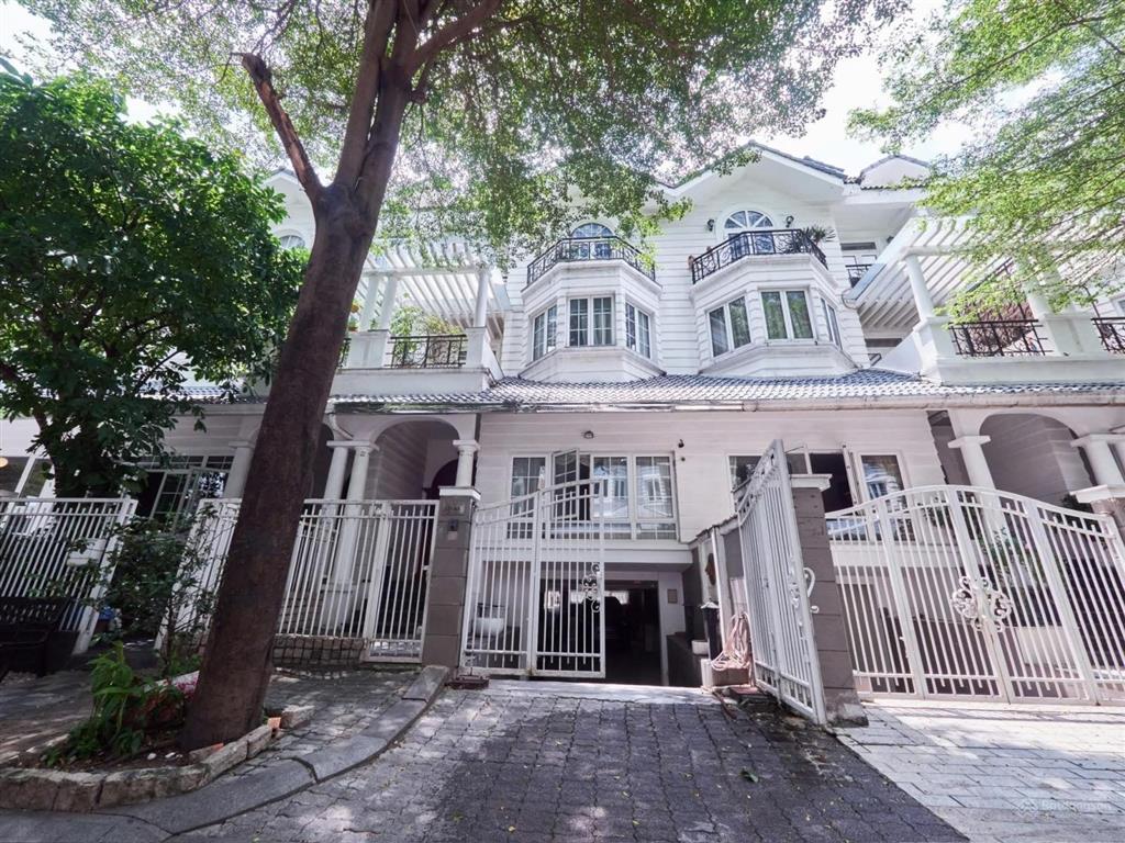Chính chủ cần bán gấp căn biệt thự khu compound saigon pearl, dt 147m2, giá 88 tỷ