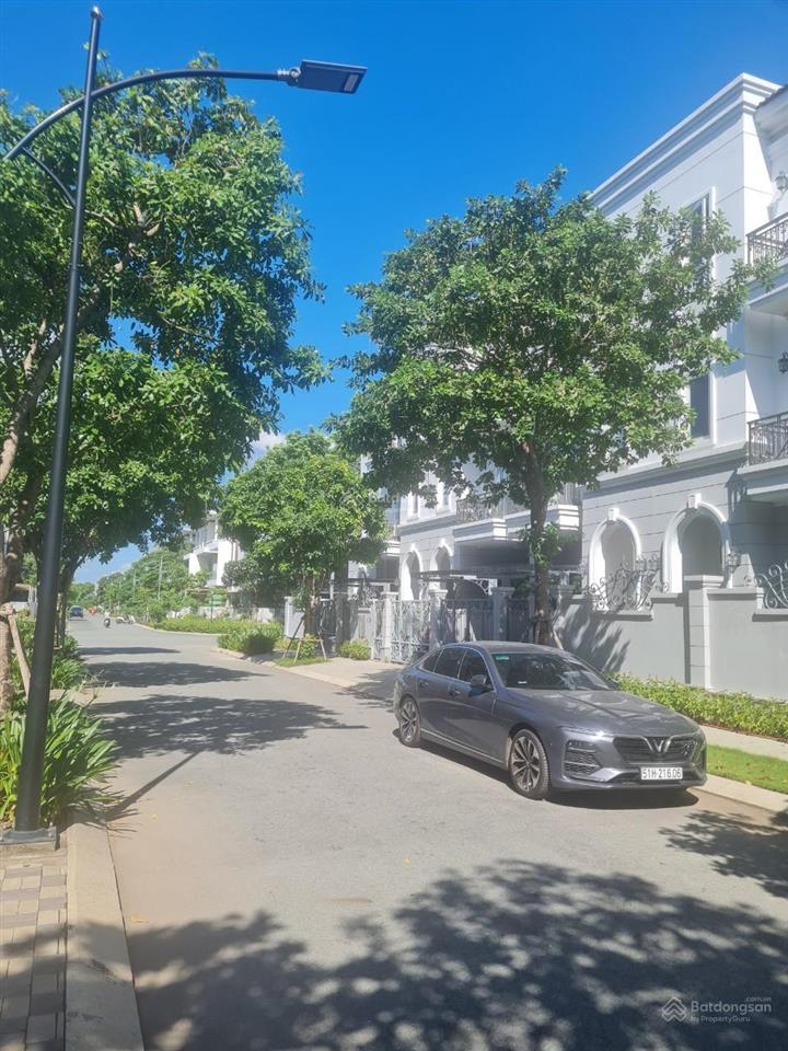 Biệt thự vườn khu compound phố đông. giá 11.5 tỷ.  0902 746 ***