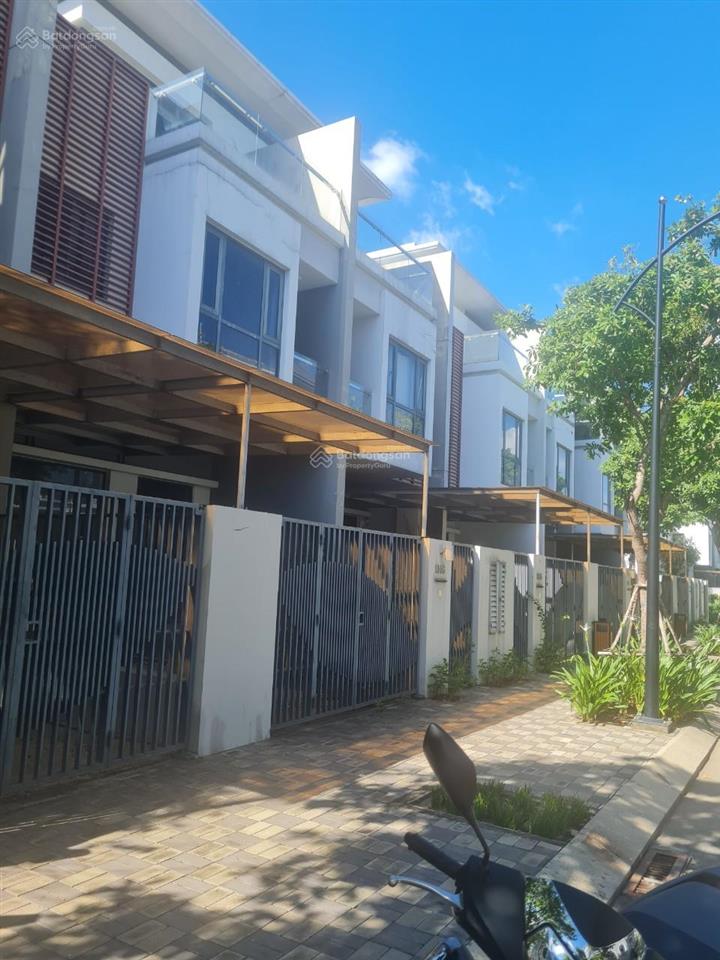 Biệt thự vườn khu compound phố đông. giá 11.5 tỷ.  0902 746 ***